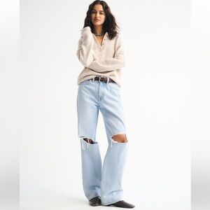 Abercrombie & Fitch size 28 mid rise slouchy fit